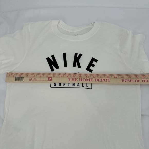 Nike Softball Women's Medium White Rolled Sleeve Shirt The Nike Tee NWT - Picture 7 of 7